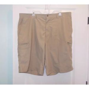 Callaway Golf Mens Size 42B Beige Cargo Golf Short